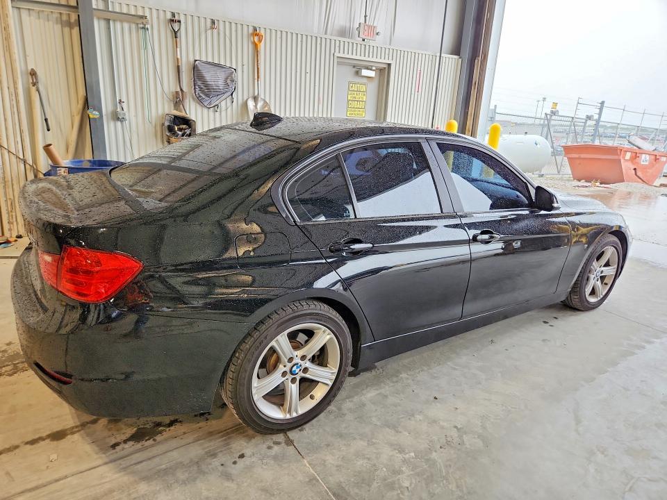 56106546 :رقم المزاد ، WBA3C3C54EF984008 vin ، 2014 Bmw 320 مزاد بيع