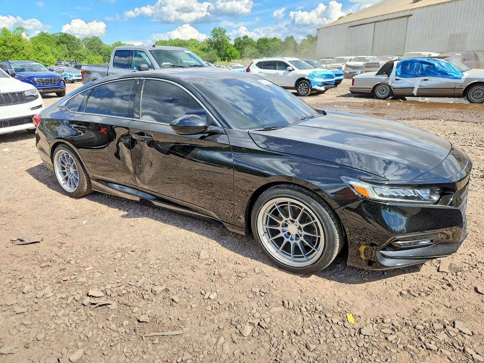 55521786 :رقم المزاد ، 1HGCV2E35KA017355 vin ، 2019 Honda Accord مزاد بيع