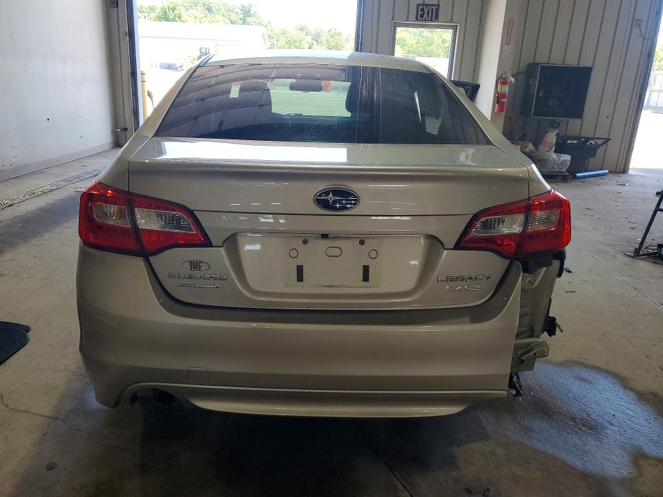 55688526 :رقم المزاد ، 4S3BNAA69F3061146 vin ، 2015 Subaru Legacy مزاد بيع