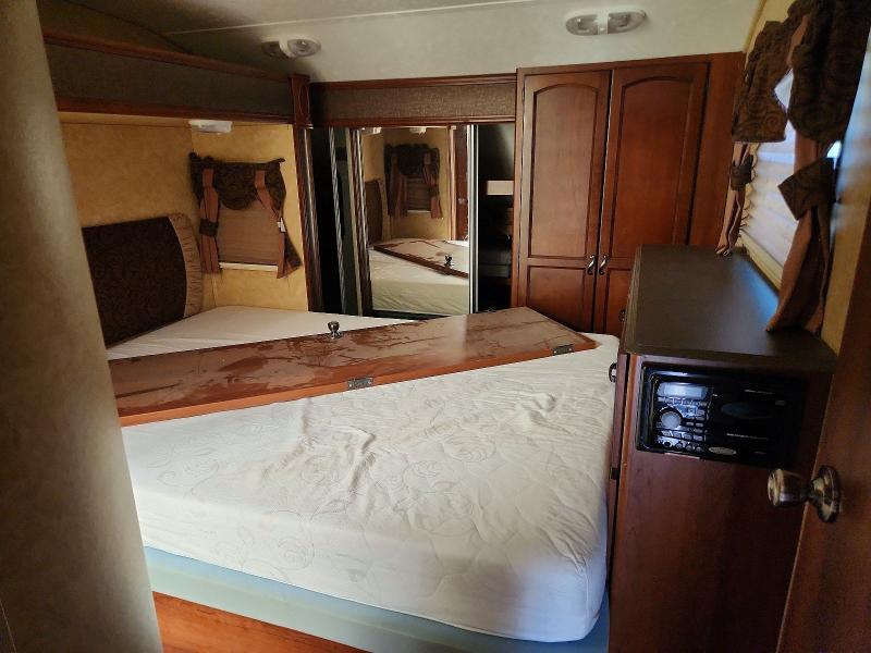 Продажа на аукционе авто 2012 Foresriver Crusader, vin: 5ZT3CS1B8CB111192, номер лота: 58570156