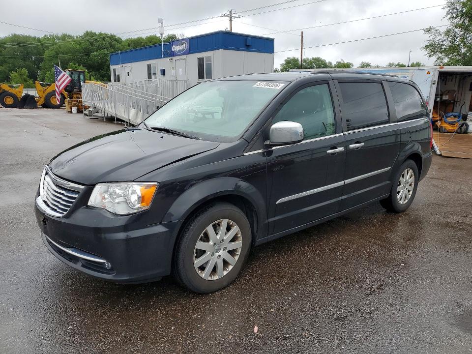 2015 Chrysler Town & Country მანქანა იყიდება აუქციონზე, vin: 2C4RC1BG2FR553679, აუქციონის ნომერი: 57704326