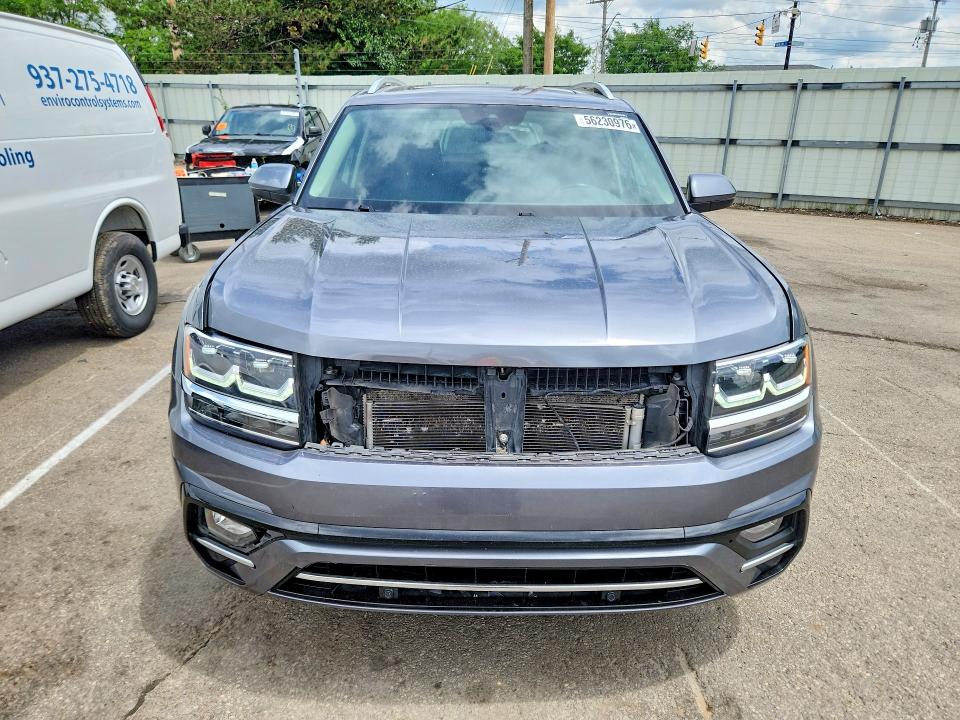 56230976 :رقم المزاد ، 1V2RR2CA9JC568517 vin ، 2018 Volkswagen Atlas مزاد بيع