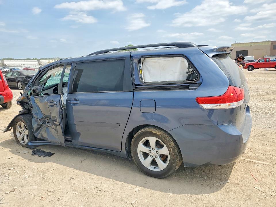 Продажа на аукционе авто 2014 Toyota Sienna, vin: 5TDKK3DC7ES500105, номер лота: 55981126