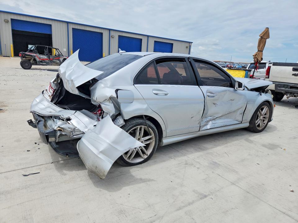 2013 Mercedes-benz C მანქანა იყიდება აუქციონზე, vin: WDDGF4HB2DR294017, აუქციონის ნომერი: 57132886