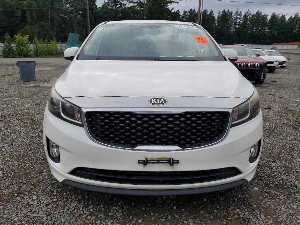 59142546 :رقم المزاد ، KNDMC5C17F6046571 vin ، 2015 Kia Sedona مزاد بيع