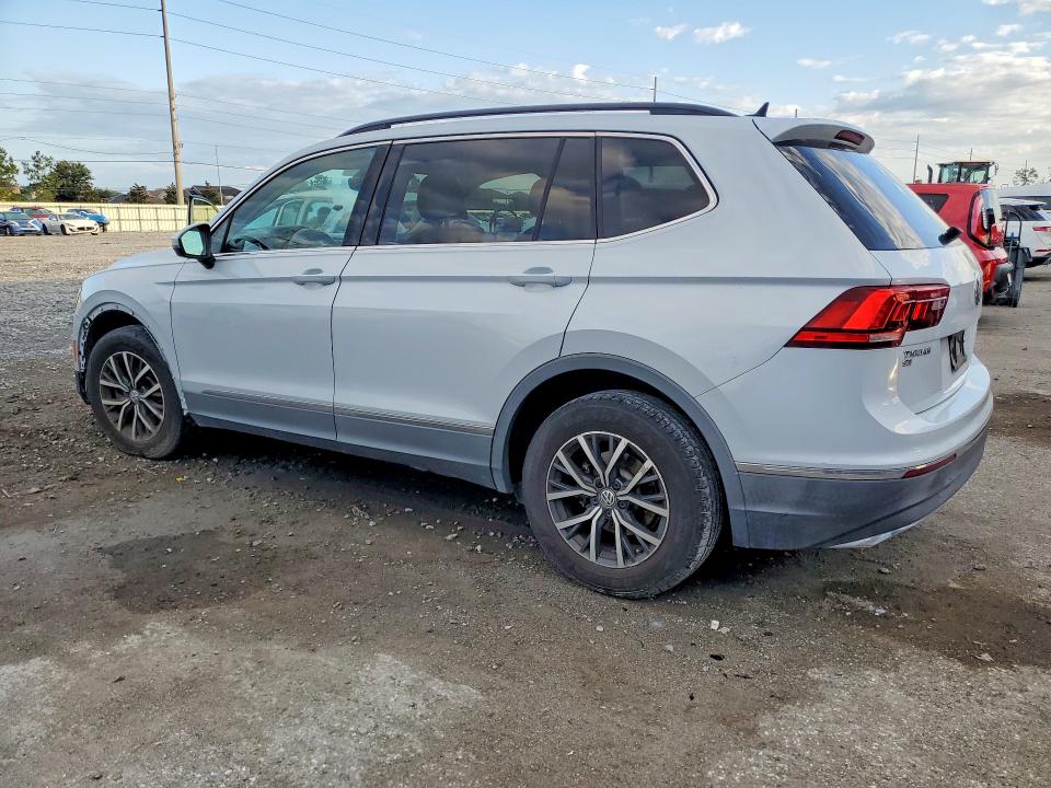 56607306 :رقم المزاد ، 3VV2B7AX3JM220000 vin ، 2018 Volkswagen Tiguan مزاد بيع