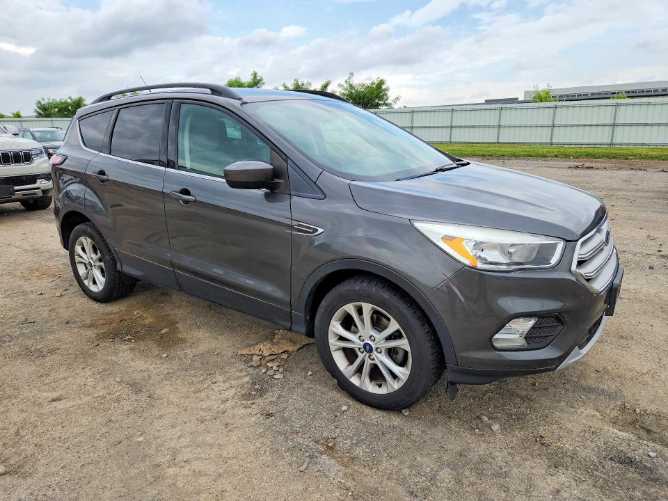 56691046 :رقم المزاد ، 1FMCU0GDXJUD07126 vin ، 2018 Ford Escape مزاد بيع