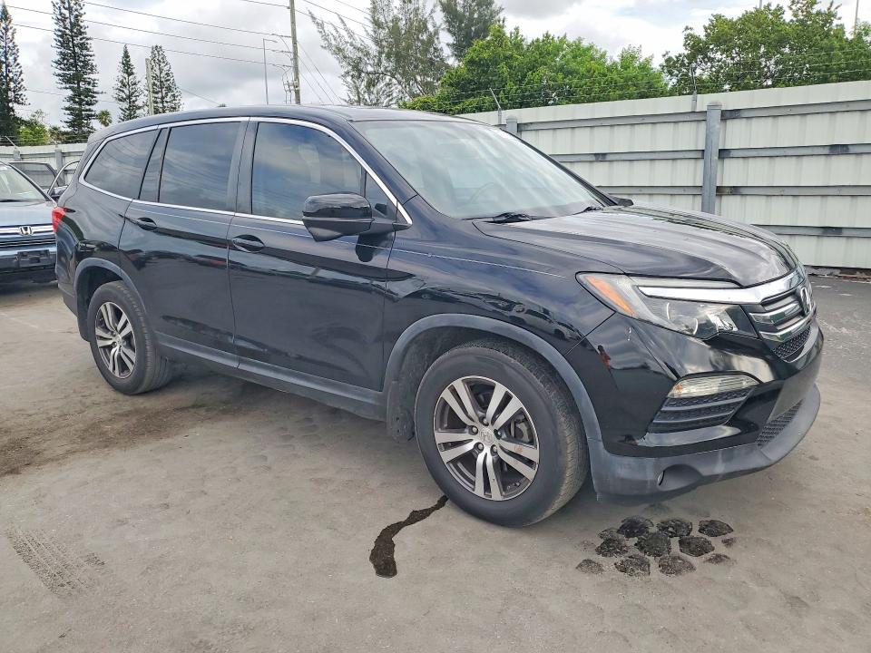 56190926 :رقم المزاد ، 5FNYF6H56HB009366 vin ، 2017 Honda Pilot مزاد بيع