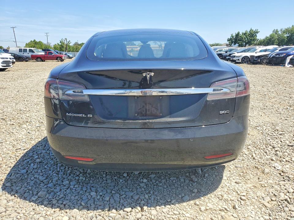 56030986 :رقم المزاد ، 5YJSA1E24GF143194 vin ، 2016 Tesla Model S مزاد بيع
