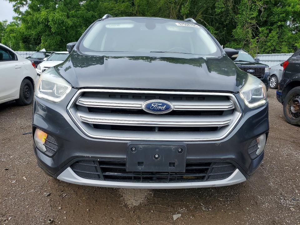 57558766 :رقم المزاد ، 1FMCU9J93HUD88117 vin ، 2017 Ford Escape مزاد بيع