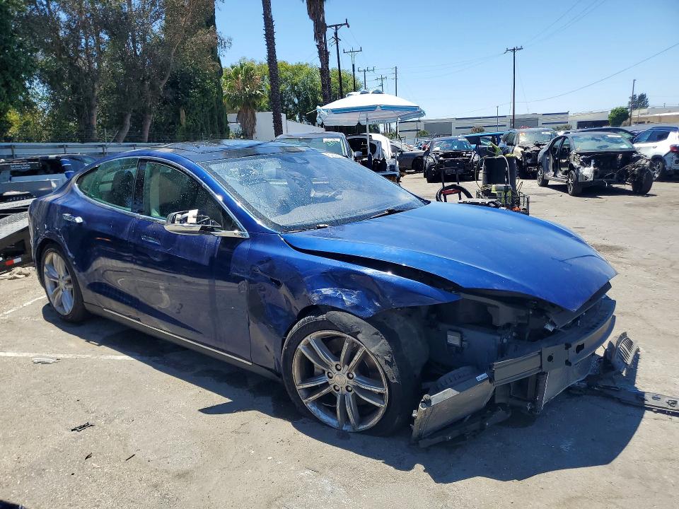 Продажа на аукционе авто 2015 Tesla Model S, vin: 5YJSA1E20FF114287, номер лота: 52920206
