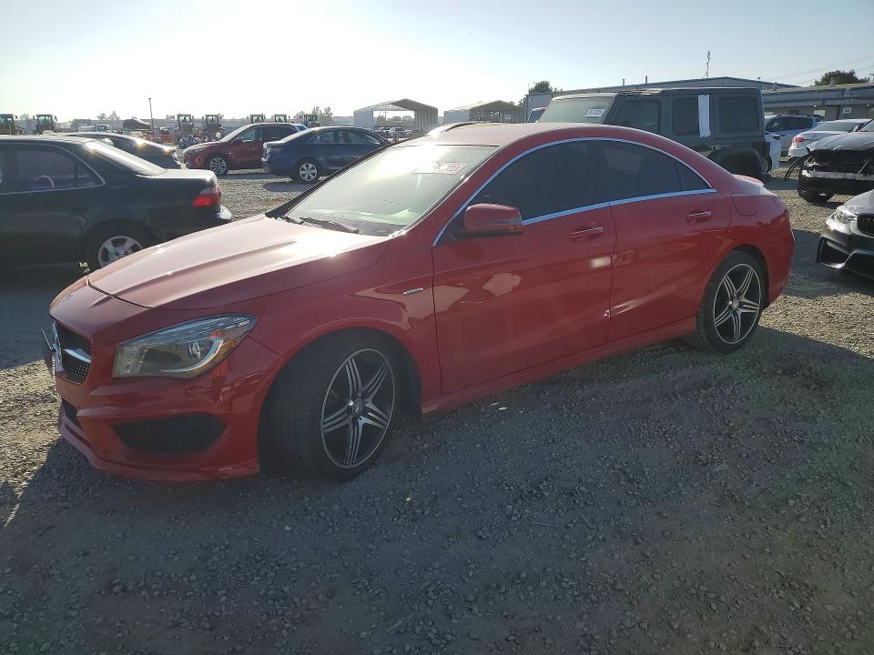 53644846 :رقم المزاد ، WDDSJ4EB9FN187411 vin ، 2015 Mercedes-benz Cla مزاد بيع