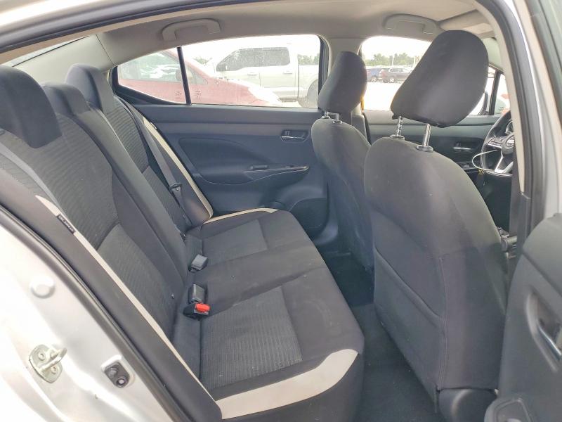 55680636 :رقم المزاد ، 3N1CN8EV2ML884567 vin ، 2021 Nissan Versa مزاد بيع