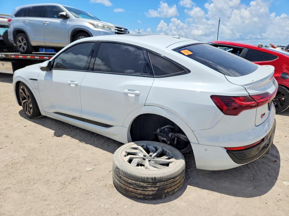 Aukcja sprzedaży 2024 Audi Q8 E-tron, vin: WA1CAAGE0RB062575, numer aukcji: 55833826
