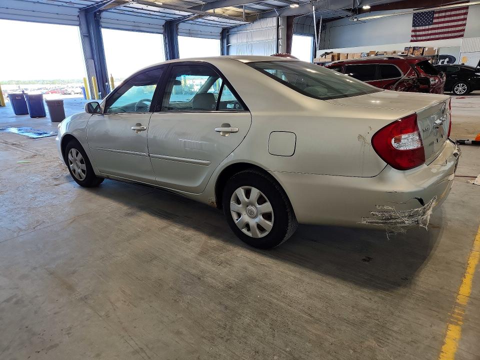 56932456 :رقم المزاد ، JTDBE32K820045555 vin ، 2002 Toyota Camry مزاد بيع