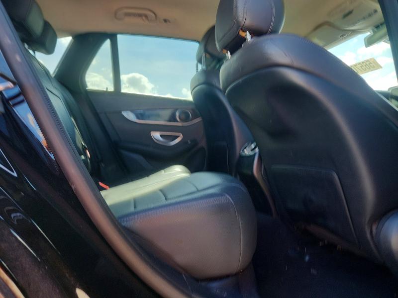 56570906 :رقم المزاد ، W1N0G8DB1NV373184 vin ، 2022 Mercedes-benz Glc مزاد بيع