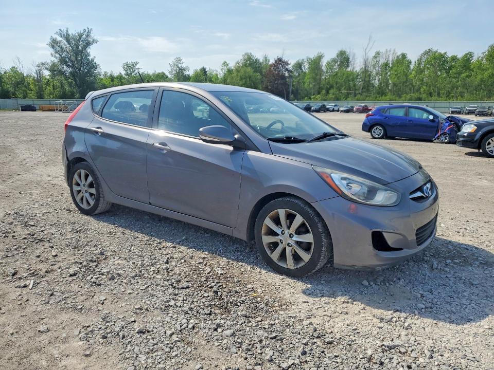 2013 Hyundai Accent მანქანა იყიდება აუქციონზე, vin: KMHCU5AE3DU138358, აუქციონის ნომერი: 56103286