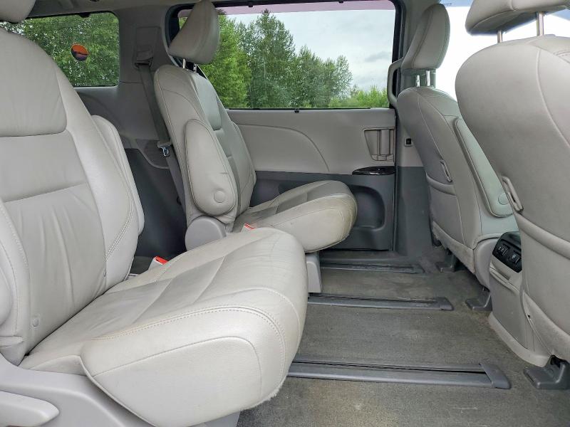 Продажа на аукционе авто 2018 Toyota Sienna, vin: 5TDDZ3DC3JS206294, номер лота: 58763576