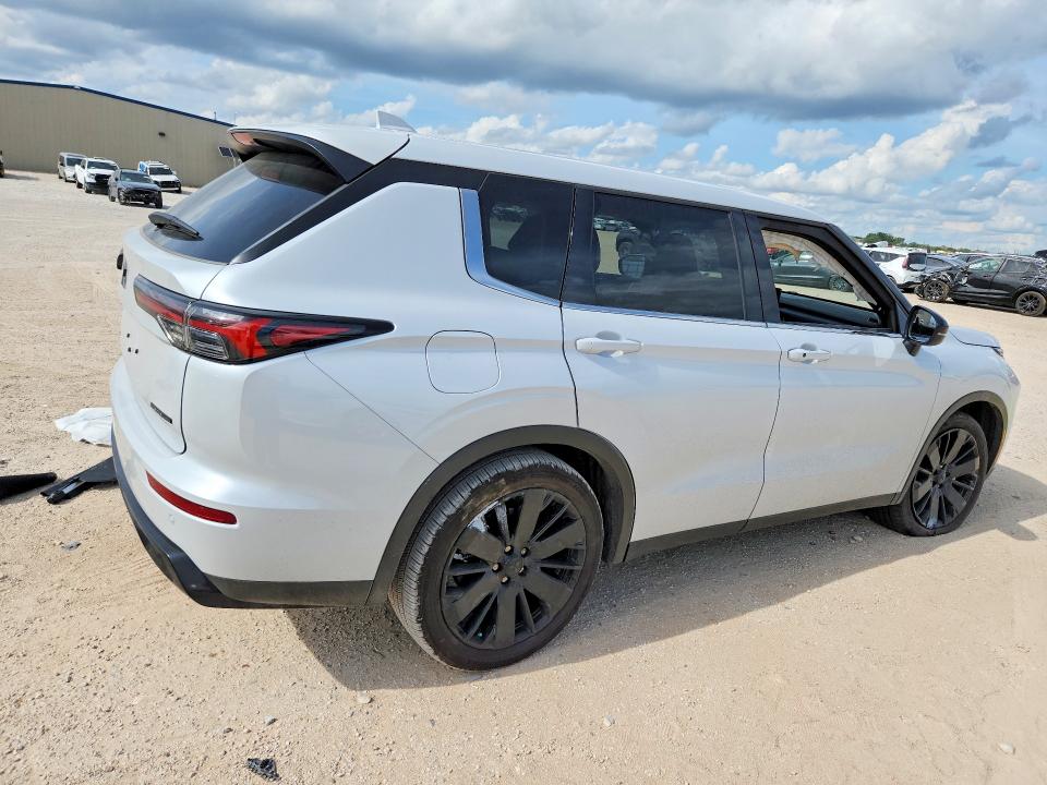 2026 Mitsubishi Outlander მანქანა იყიდება აუქციონზე, vin: JA4J3VABXTZ028892, აუქციონის ნომერი: 56359246