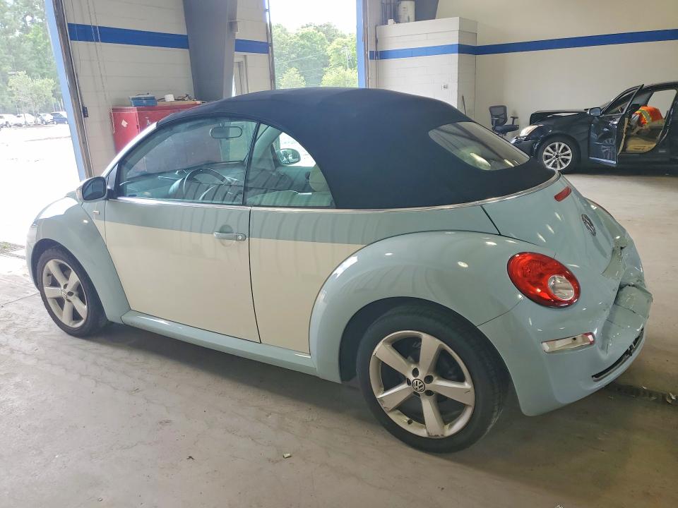 56679336 :رقم المزاد ، 3VWRW3AL9AM004933 vin ، 2010 Volkswagen New Beetle مزاد بيع
