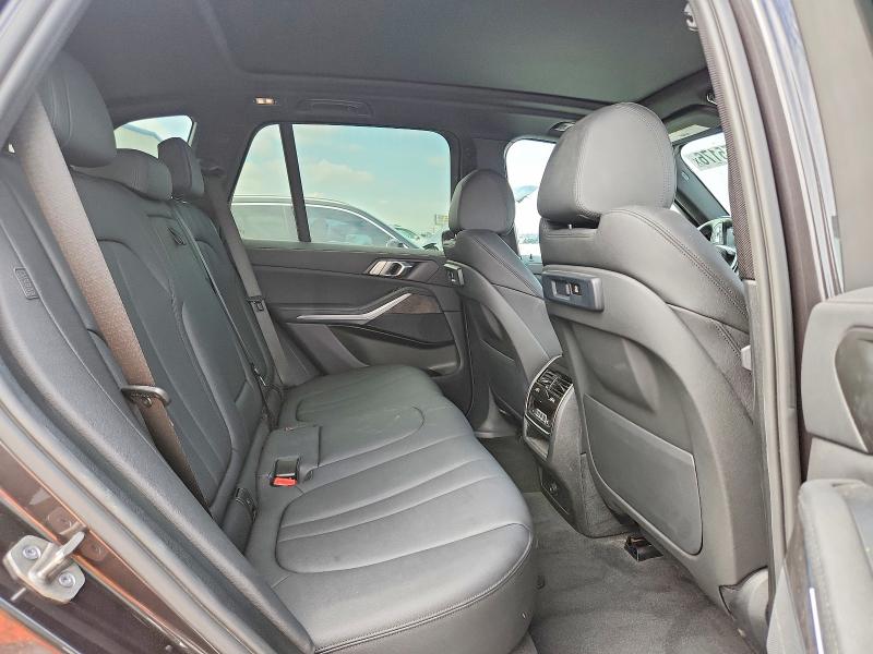 54355176 :رقم المزاد ، 5UXCR6C05M9H41930 vin ، 2021 Bmw X5 مزاد بيع