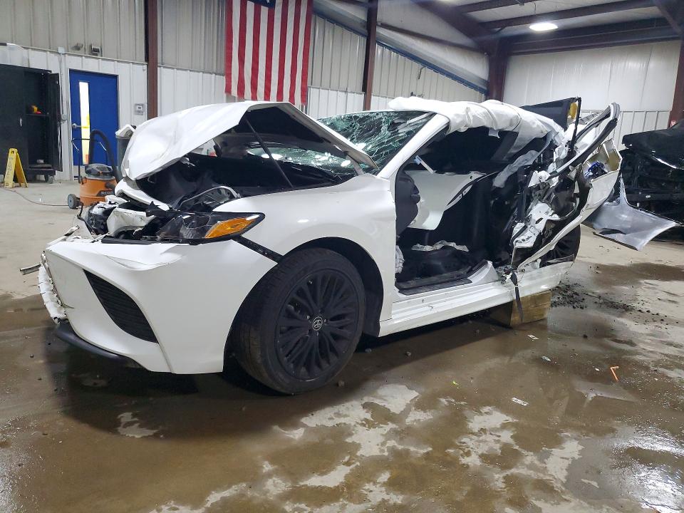 56228346 :رقم المزاد ، 4T1B11HK8KU173466 vin ، 2019 Toyota Camry مزاد بيع