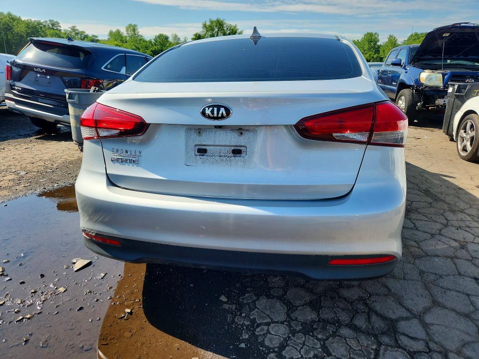 2018 Kia Forte მანქანა იყიდება აუქციონზე, vin: 3KPFK4A73JE255919, აუქციონის ნომერი: 58711276