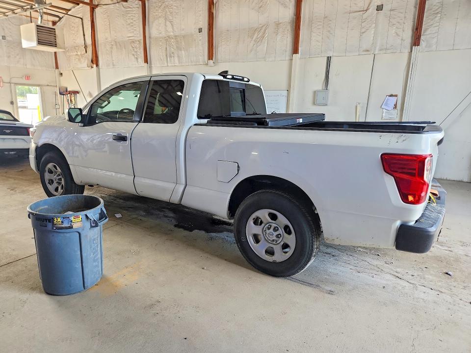 56785506 :رقم المزاد ، 1N6AA1CC3NN107063 vin ، 2022 Nissan Titan مزاد بيع