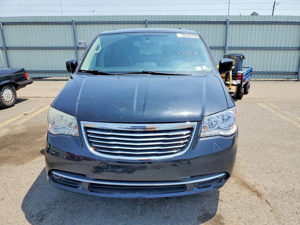 59228796 :رقم المزاد ، 2A4RR5DG1BR708651 vin ، 2011 Chrysler Town & Country مزاد بيع