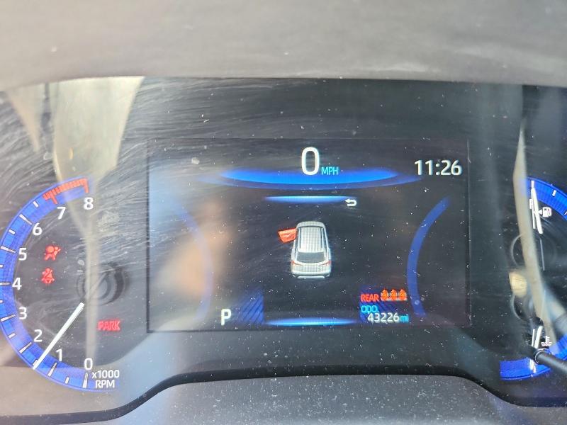 2022 Toyota Corolla Cross მანქანა იყიდება აუქციონზე, vin: 7MUEAABG0NV018477, აუქციონის ნომერი: 56868096