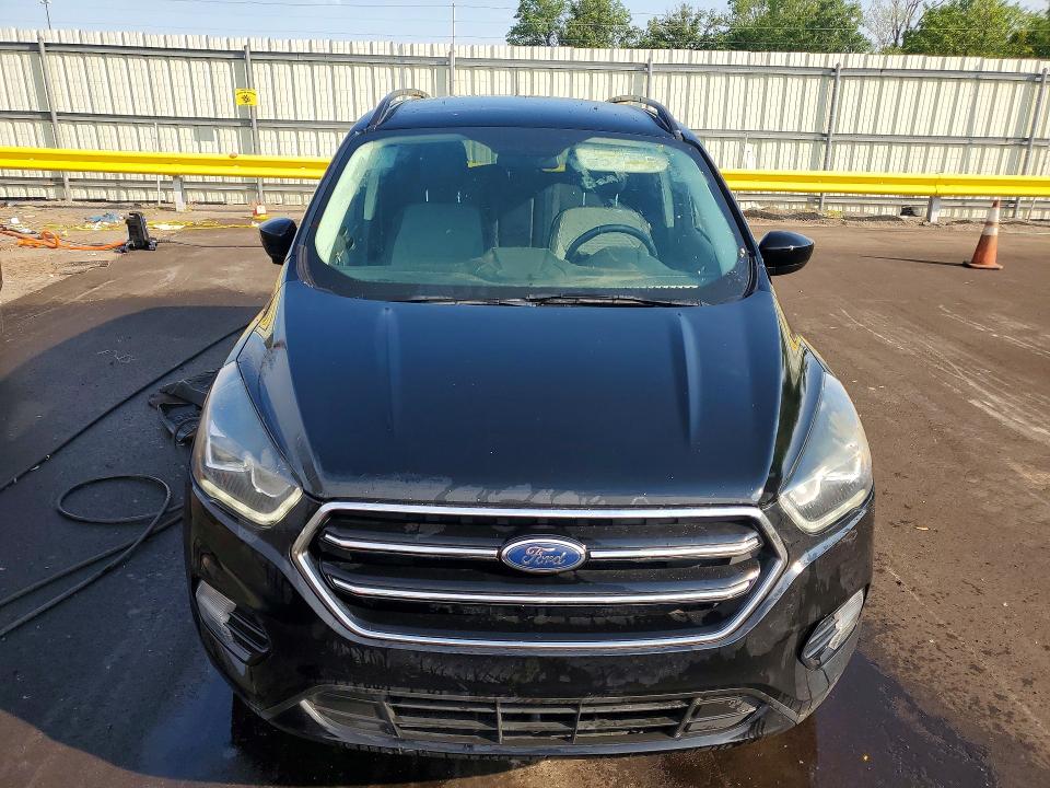 58537526 :رقم المزاد ، 1FMCU9GDXJUB10770 vin ، 2018 Ford Escape مزاد بيع