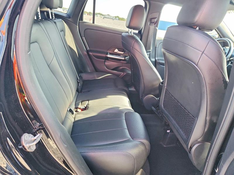 58161876 :رقم المزاد ، W1N4N4GB4MJ156682 vin ، 2021 Mercedes-benz Gla مزاد بيع