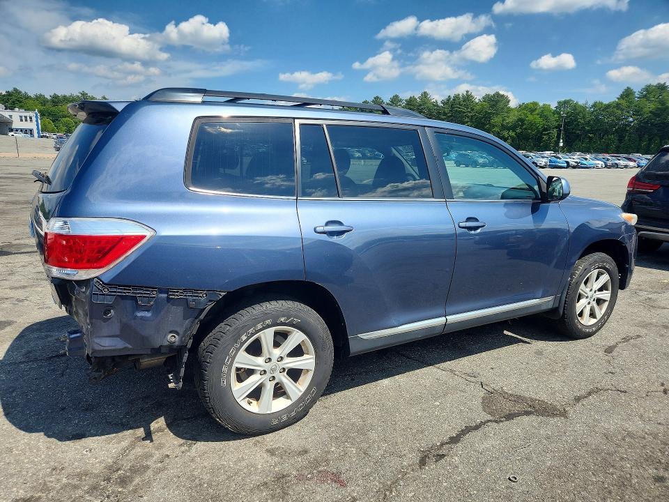 2013 Toyota Highlander მანქანა იყიდება აუქციონზე, vin: 5TDBK3EH3DS235465, აუქციონის ნომერი: 56815376