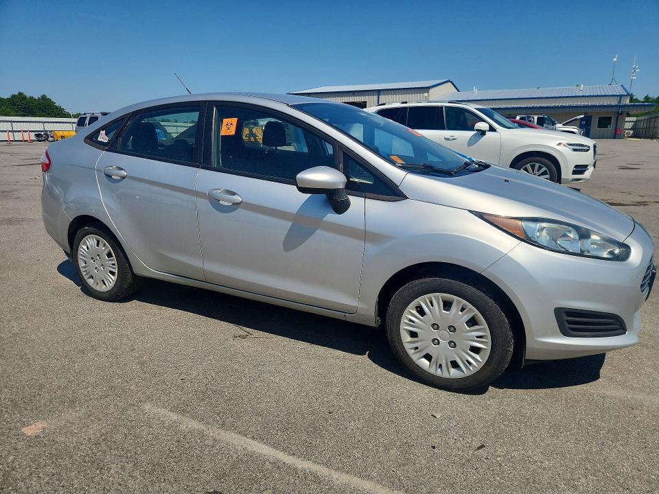 58988736 :رقم المزاد ، 3FADP4AJ4JM143243 vin ، 2018 Ford Fiesta مزاد بيع
