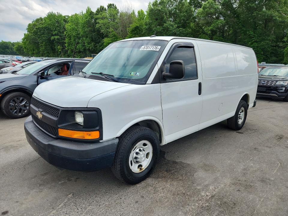 57017176 :رقم المزاد ، 1GCWGFCF2F1168864 vin ، 2015 Chevrolet Express G2500 مزاد بيع