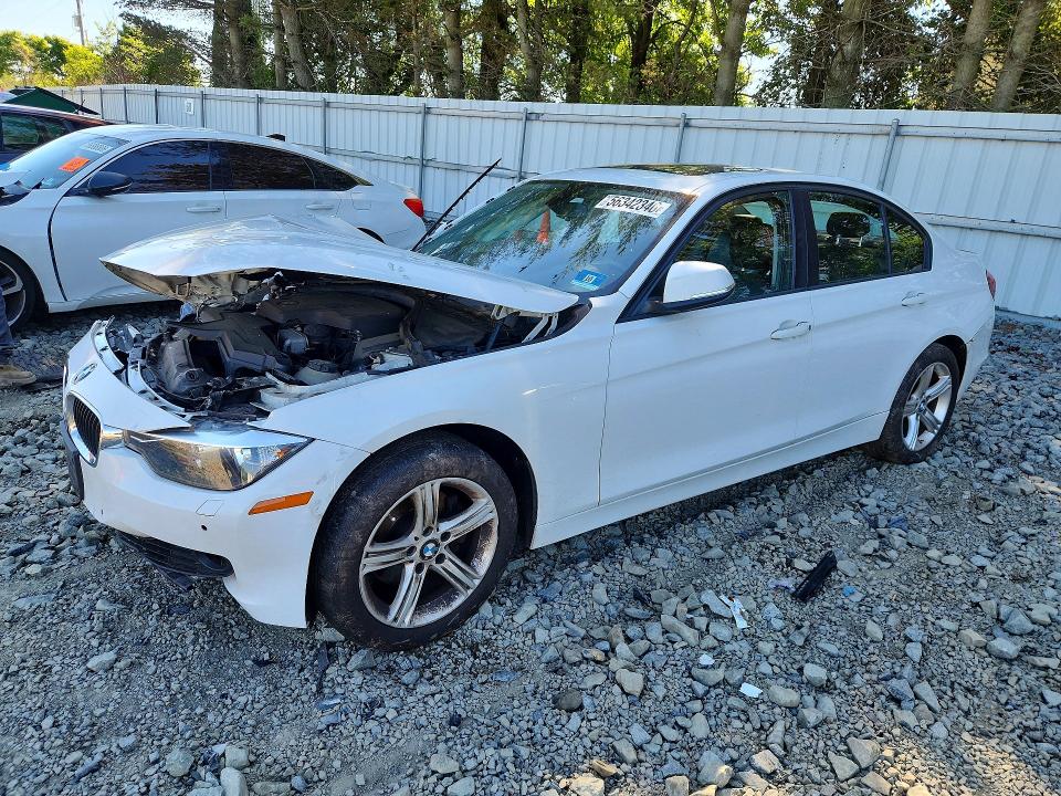 2015 Bmw 328 მანქანა იყიდება აუქციონზე, vin: WBA3B5G54FNS14066, აუქციონის ნომერი: 56342346