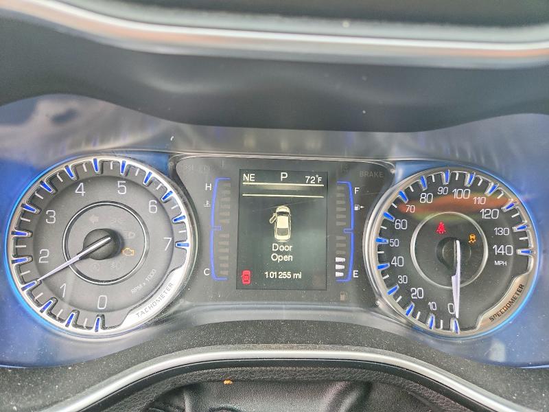 58481826 :رقم المزاد ، 1C3CCCAB4FN536021 vin ، 2015 Chrysler 200 مزاد بيع