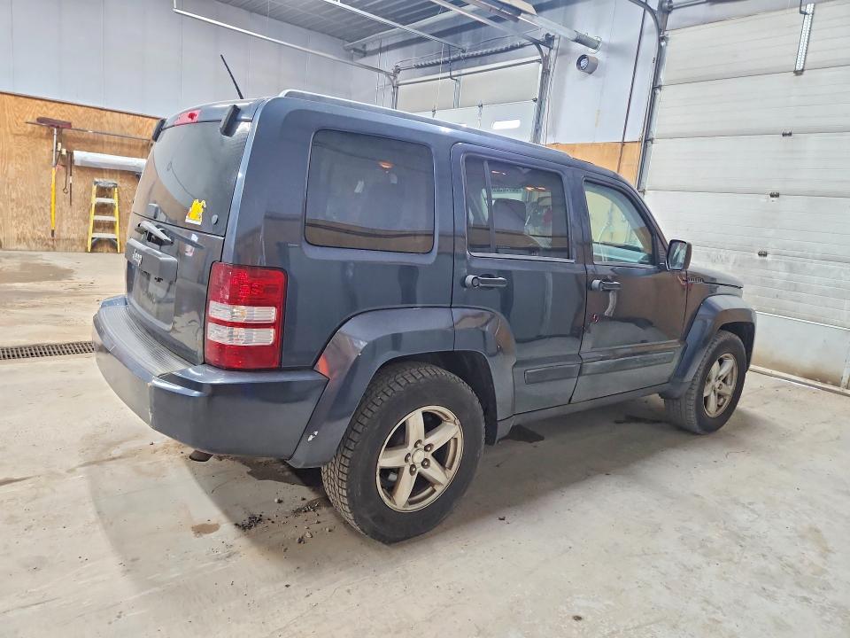 55732526 :رقم المزاد ، 1J8GN28K58W256699 vin ، 2008 Jeep Liberty مزاد بيع