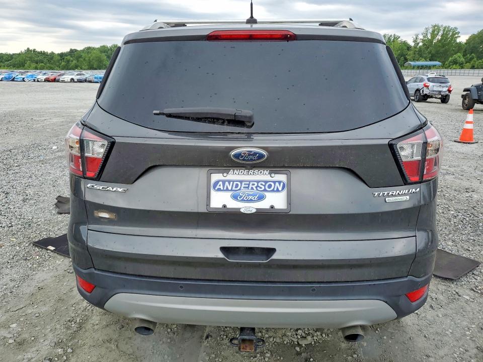 2017 Ford Escape მანქანა იყიდება აუქციონზე, vin: 1FMCU0J92HUE42776, აუქციონის ნომერი: 55996076