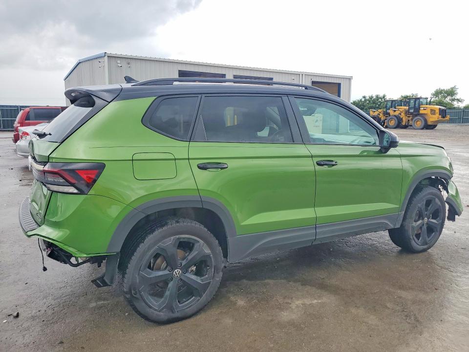 85447695 :رقم المزاد ، 3VV2C7B20SM087584 vin ، 2025 Volkswagen Taos مزاد بيع