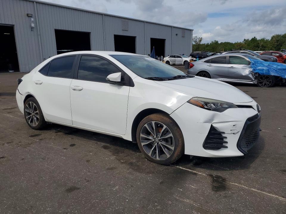 55444366 :رقم المزاد ، 5YFBURHE5JP848173 vin ، 2018 Toyota Corolla مزاد بيع