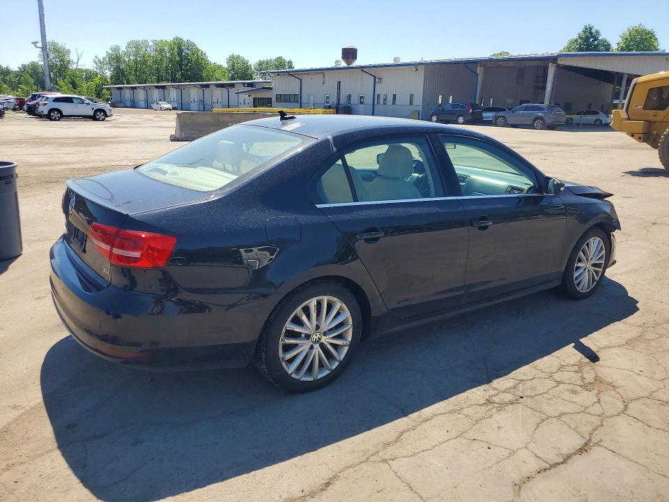 55933846 :رقم المزاد ، 3VWD17AJXFM351404 vin ، 2015 Volkswagen Jetta مزاد بيع