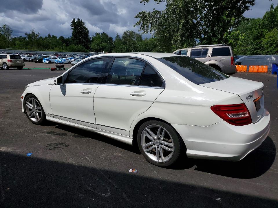 2013 Mercedes-benz C მანქანა იყიდება აუქციონზე, vin: WDDGF4HB9DR249172, აუქციონის ნომერი: 56810826