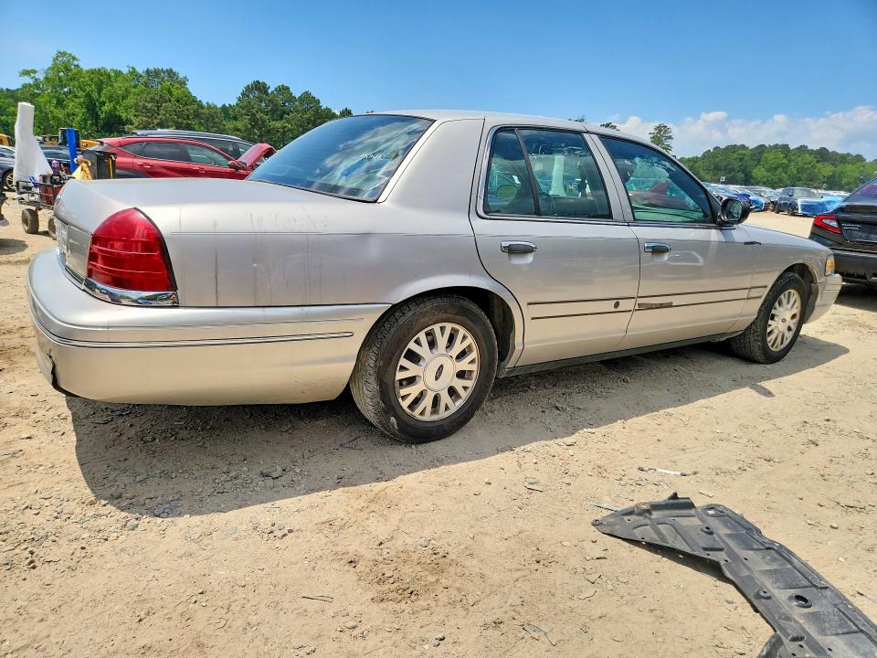 56141596 :رقم المزاد ، 2FAHP74W04X142660 vin ، 2004 Ford Crown Victoria مزاد بيع