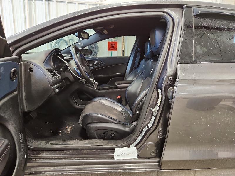 55838626 :رقم المزاد ، 1C3CCCBG6FN605138 vin ، 2015 Chrysler 200 مزاد بيع