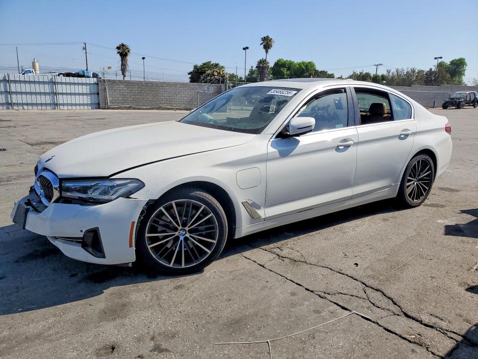 55468256 :رقم المزاد ، WBA13AG0XMCF03661 vin ، 2021 Bmw 530e مزاد بيع