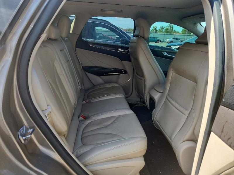56680906 :رقم المزاد ، 5LMCJ3D92HUL21488 vin ، 2017 Lincoln Mkc مزاد بيع