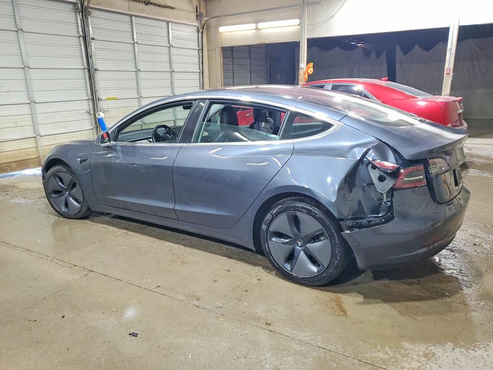 55904806 :رقم المزاد ، 5YJ3E1EB1KF205751 vin ، 2019 Tesla Model 3 مزاد بيع