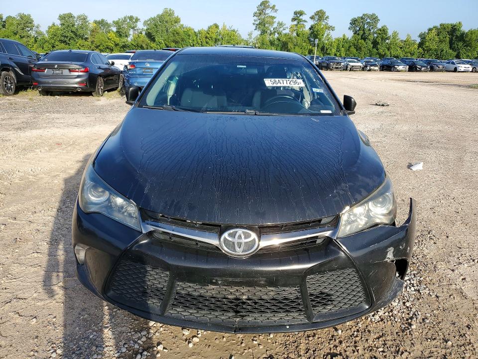 58477296 :رقم المزاد ، 4T1BF1FK1HU809447 vin ، 2017 Toyota Camry مزاد بيع