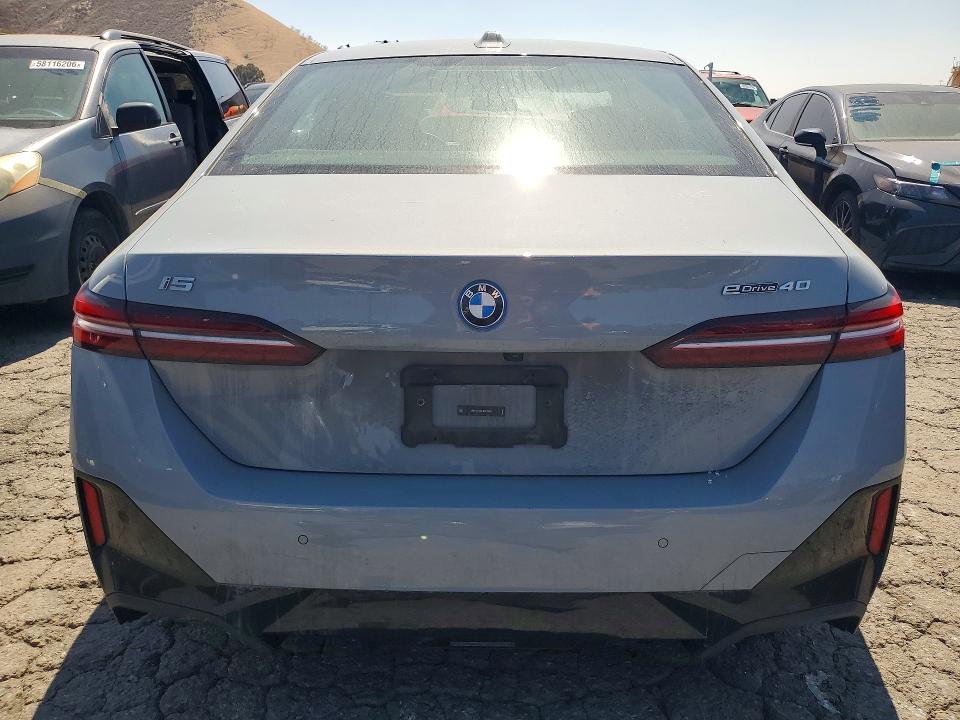 57718796 :رقم المزاد ، WBY33FK04RCR16825 vin ، 2024 Bmw I5 مزاد بيع
